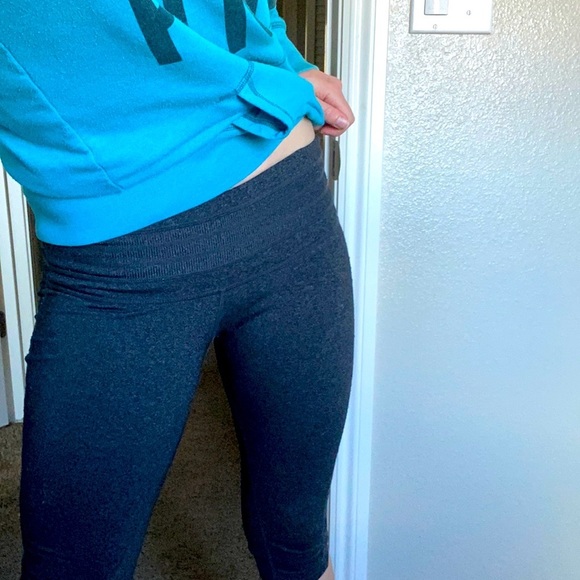 PRANA workout pants - Picture 3 of 4